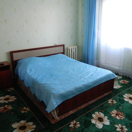 Apartments On Mira Nizjnekamsk Exteriör bild